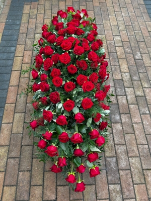 Red roses coffin spray