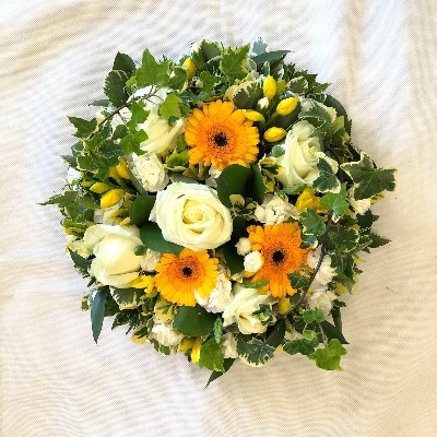 White and Yellow Posy Pad